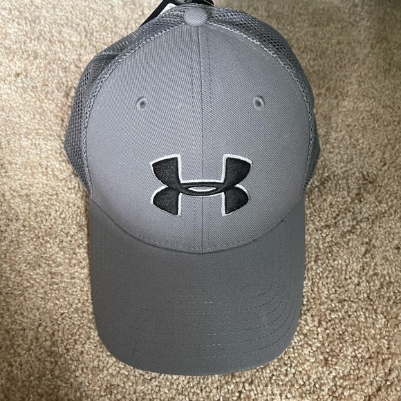 Under Armor Hat - Picture 2 of 3